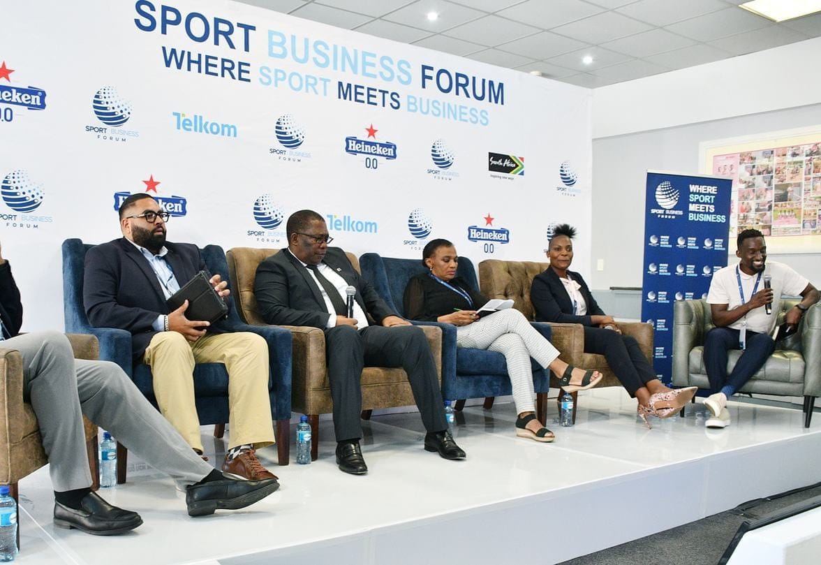 Opening panel, main stage